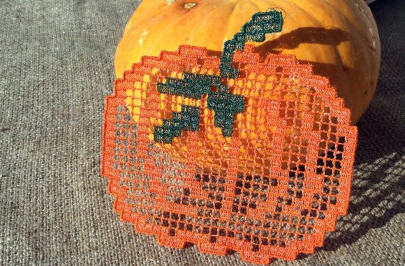 FSL Pumpkin Mug Rug: A Designer’s Fall Review